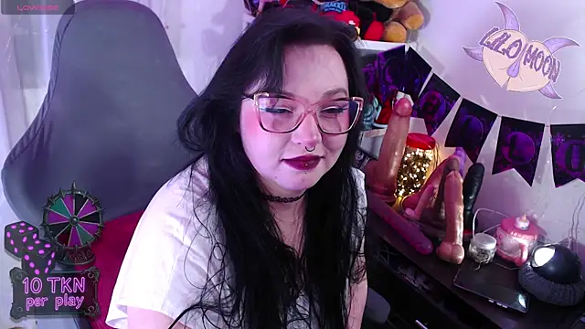 Snapshot of LiloMoon69 chatting on November 2025 04:51:02 PM LiloMoon69 online show from November 2025 04:51:02 PM