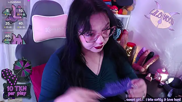 Snapshot of LiloMoon69 chatting on November 2025 01:32:02 PM LiloMoon69 online show from November 2025 01:32:02 PM