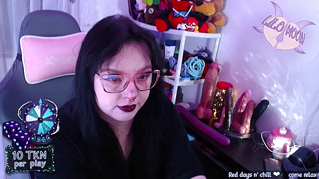 Snapshot of LiloMoon69 chatting on December 2025 02:23:01 PM LiloMoon69 online show from December 2025 02:23:01 PM