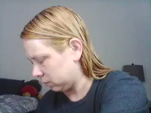 Snapshot of burrkitty chatting on December 2024 02:31:01 AM burrkitty online show from December 2024 02:31:01 AM