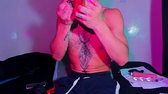 Piggy Eddy online show from March 2026 03:01:01 AM