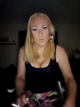 Snapshot of Connie_Pepper chatting on January 2025 02:33:02 AM Connie Pepper online show from January 2025 02:33:02 AM