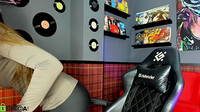 Nicole Charm online show from January 2026 11:54:01 PM