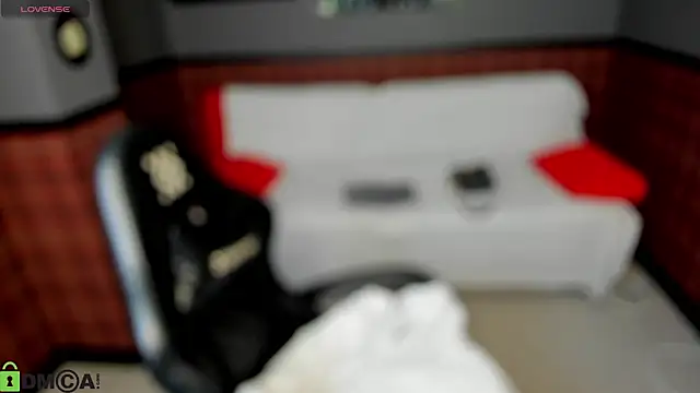 Nicole Charm online show from March 2026 12:23:02 PM