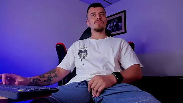 Snapshot of james_connor2 chatting on December 2024 09:15:02 PM james connor2 online show from December 2024 09:15:02 PM