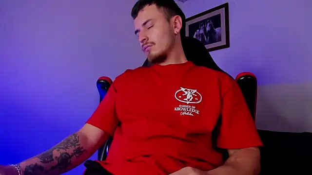 Snapshot of james_connor2 chatting on December 2024 06:46:01 PM james connor2 online show from December 2024 06:46:01 PM