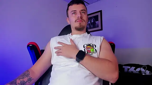 Snapshot of james_connor2 chatting on January 2025 06:51:02 PM james connor2 online show from January 2025 06:51:02 PM