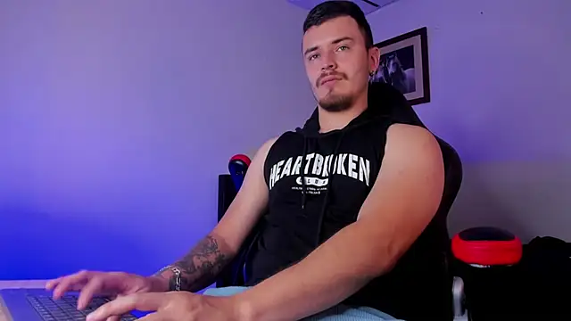 Snapshot of james_connor2 chatting on January 2025 06:24:02 PM james connor2 online show from January 2025 06:24:02 PM