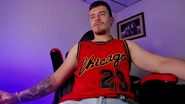 Snapshot of james_connor2 chatting on January 2025 07:00:02 PM james connor2 online show from January 2025 07:00:02 PM