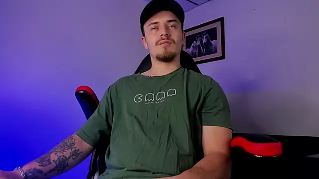 Snapshot of james_connor2 chatting on January 2025 07:01:02 PM james connor2 online show from January 2025 07:01:02 PM