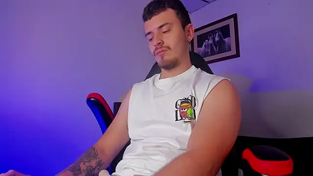 Snapshot of james_connor2 chatting on January 2025 05:19:01 PM james connor2 online show from January 2025 05:19:01 PM