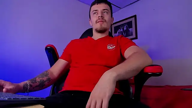 Snapshot of james_connor2 chatting on January 2025 06:56:01 PM james connor2 online show from January 2025 06:56:01 PM