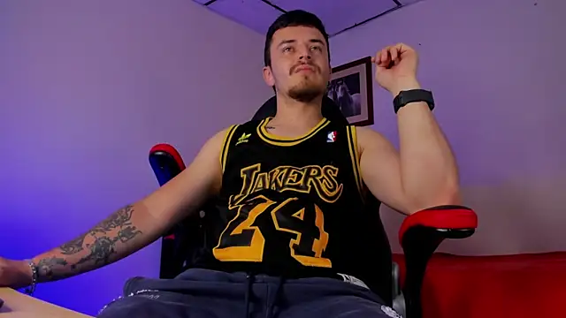 Snapshot of james_connor2 chatting on January 2025 07:07:02 PM james connor2 online show from January 2025 07:07:02 PM