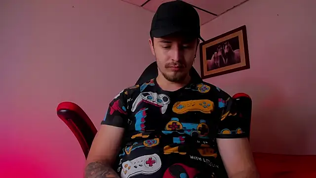 Snapshot of james_connor2 chatting on January 2025 01:58:01 PM james connor2 online show from January 2025 01:58:01 PM