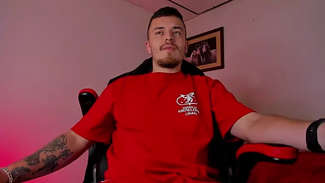 Snapshot of james_connor2 chatting on February 2025 06:56:02 PM james connor2 online show from February 2025 06:56:02 PM