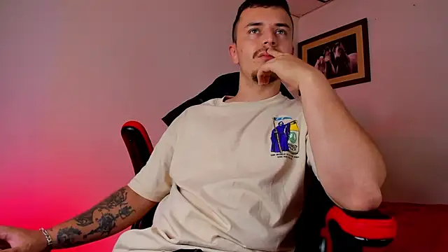 Snapshot of james_connor2 chatting on February 2025 06:56:02 PM james connor2 online show from February 2025 06:56:02 PM