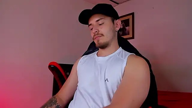 Snapshot of james_connor2 chatting on February 2025 06:57:02 PM james connor2 online show from February 2025 06:57:02 PM