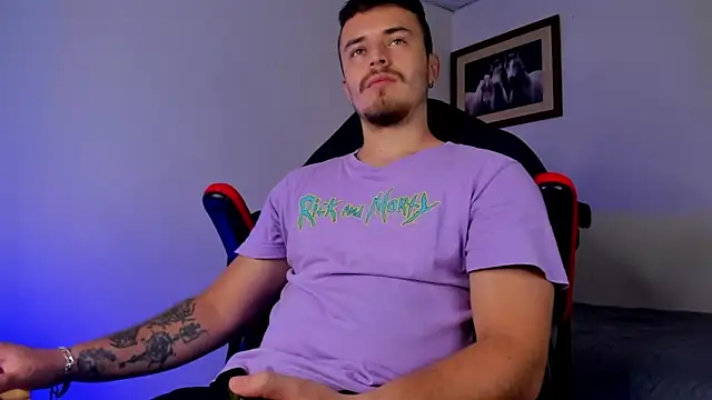 Snapshot of james_connor2 chatting on February 2025 07:03:01 PM james connor2 online show from February 2025 07:03:01 PM