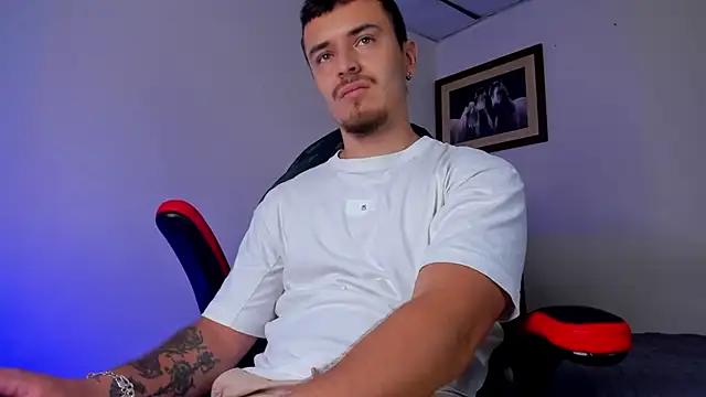 Snapshot of james_connor2 chatting on February 2025 07:14:01 PM james connor2 online show from February 2025 07:14:01 PM