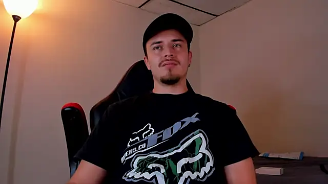 Snapshot of james_connor2 chatting on March 2025 06:43:01 PM james connor2 online show from March 2025 06:43:01 PM