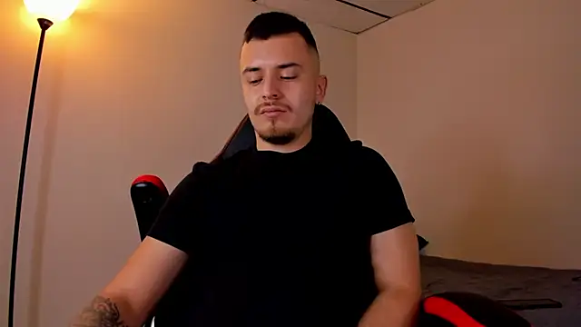 Snapshot of james_connor2 chatting on March 2025 06:30:01 PM james connor2 online show from March 2025 06:30:01 PM