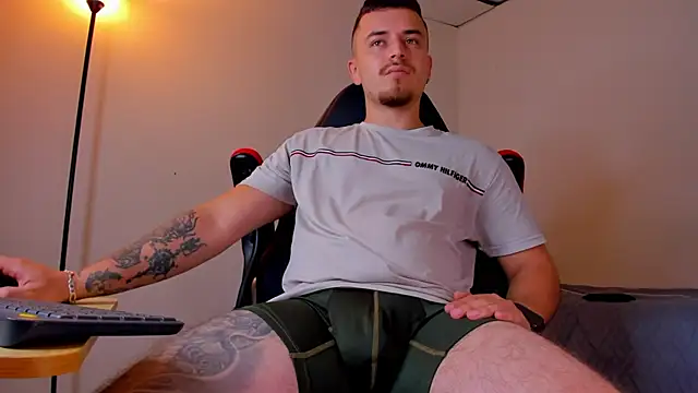 Snapshot of james_connor2 chatting on March 2025 07:38:02 PM james connor2 online show from March 2025 07:38:02 PM