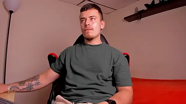 Snapshot of james_connor2 chatting on October 2025 07:01:01 PM james connor2 online show from October 2025 07:01:01 PM