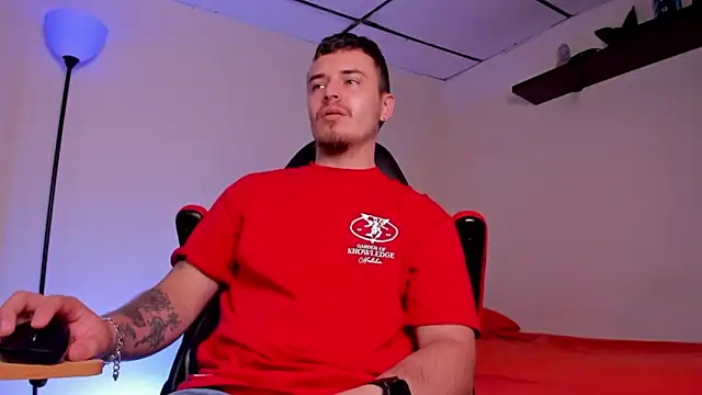 Snapshot of james_connor2 chatting on October 2025 07:14:02 PM james connor2 online show from October 2025 07:14:02 PM