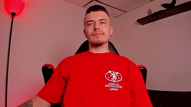 Snapshot of james_connor2 chatting on October 2025 08:18:01 PM james connor2 online show from October 2025 08:18:01 PM