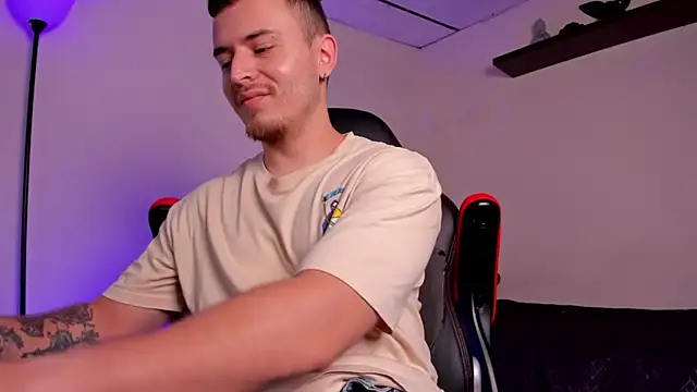 Snapshot of james_connor2 chatting on November 2025 07:15:02 PM james connor2 online show from November 2025 07:15:02 PM