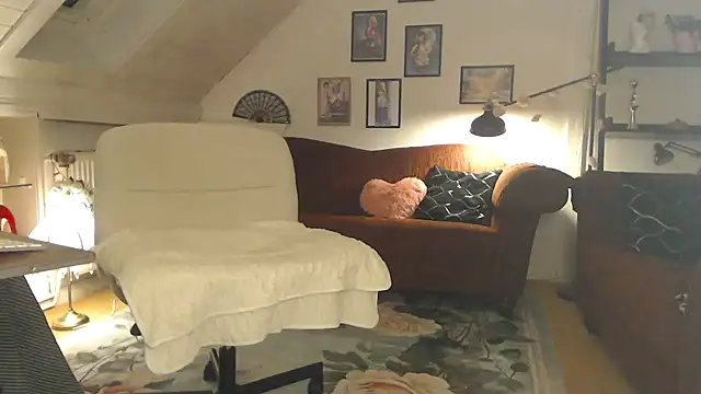 GinaBlonde online show from November 2025 04:36:01 PM