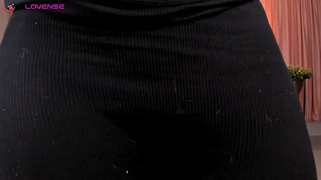 Snapshot of NatyFerrer_ chatting on February 2025 10:39:02 AM NatyFerrer online show from February 2025 10:39:02 AM