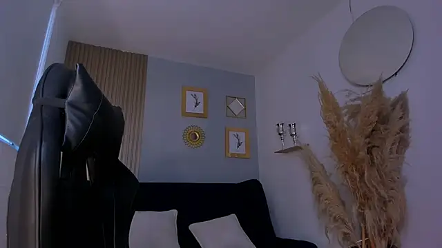 Snapshot of NatyFerrer_ chatting on October 2025 10:56:02 AM NatyFerrer online show from October 2025 10:56:02 AM