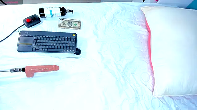 Snapshot of CintiaVega chatting on February 2025 02:45:01 PM CintiaVega online show from February 2025 02:45:01 PM