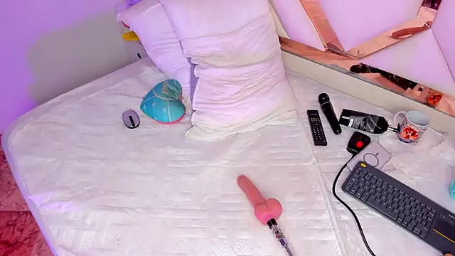 Snapshot of CintiaVega chatting on December 2025 12:40:02 AM CintiaVega online show from December 2025 12:40:02 AM