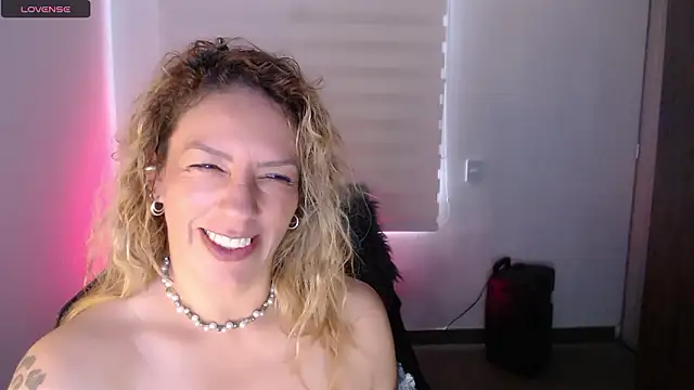 steisyhills online show from December 2024 12:19:02 PM