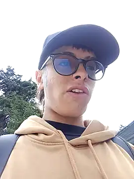 Snapshot of Cuervo_maniaco chatting on December 2024 06:31:02 PM Cuervo maniaco online show from December 2024 06:31:02 PM