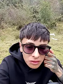 Snapshot of Cuervo_maniaco chatting on February 2025 05:16:02 PM Cuervo maniaco online show from February 2025 05:16:02 PM