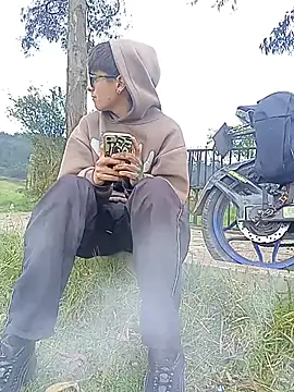 Snapshot of Cuervo_maniaco chatting on November 2025 03:01:02 PM Cuervo maniaco online show from November 2025 03:01:02 PM