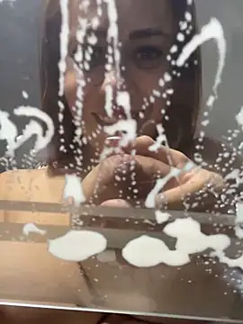 Snapshot of AnnbellaRosse chatting on December 2024 02:09:01 AM AnnbellaRosse online show from December 2024 02:09:01 AM