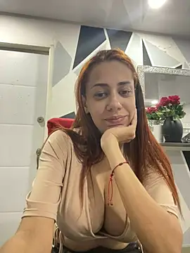 Snapshot of AnnbellaRosse chatting on January 2025 02:06:02 AM AnnbellaRosse online show from January 2025 02:06:02 AM