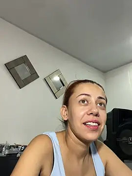 Snapshot of AnnbellaRosse chatting on January 2025 06:56:02 PM AnnbellaRosse online show from January 2025 06:56:02 PM