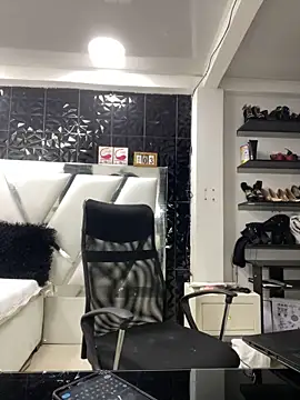 Snapshot of AnnbellaRosse chatting on February 2025 03:27:02 PM AnnbellaRosse online show from February 2025 03:27:02 PM