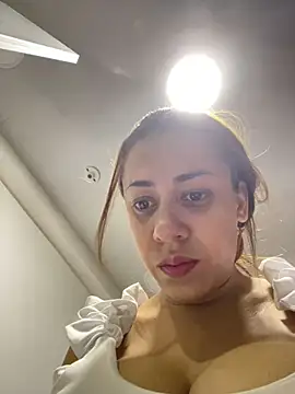 Snapshot of AnnbellaRosse chatting on February 2025 10:52:02 PM AnnbellaRosse online show from February 2025 10:52:02 PM