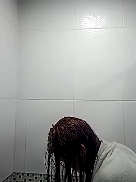 Snapshot of AnnbellaRosse chatting on February 2025 03:05:02 PM AnnbellaRosse online show from February 2025 03:05:02 PM