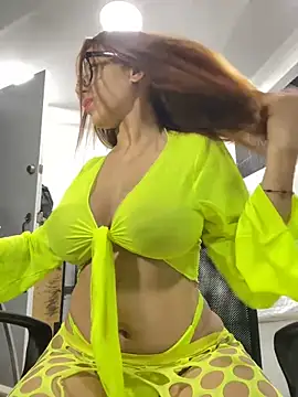 Snapshot of AnnbellaRosse chatting on March 2025 12:11:02 PM AnnbellaRosse online show from March 2025 12:11:02 PM