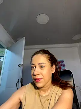 Snapshot of AnnbellaRosse chatting on September 2025 04:17:01 PM AnnbellaRosse online show from September 2025 04:17:01 PM