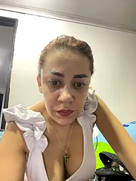 Snapshot of AnnbellaRosse chatting on September 2025 11:27:02 PM AnnbellaRosse online show from September 2025 11:27:02 PM