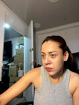 Snapshot of AnnbellaRosse chatting on September 2025 02:33:02 PM AnnbellaRosse online show from September 2025 02:33:02 PM