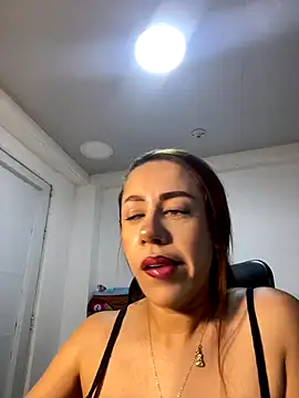 Snapshot of AnnbellaRosse chatting on December 2025 09:13:02 PM AnnbellaRosse online show from December 2025 09:13:02 PM